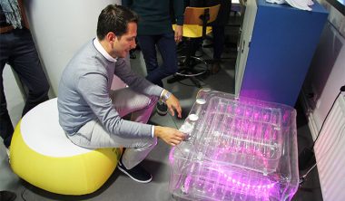 hackaton mobilier connecte 380x222 - Iot : Un hackathon dédié aux objets connectés réunit des ingénieurs et des étudiants en multimédia !