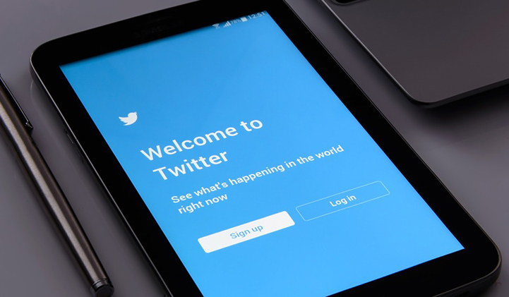 Social Media Marketing Strategy And E-reputation, The Most Fundamental Aspects Of Digital Communication. twitter reseaux sociaux IIM - Social Media Marketing Strategy And E-reputation, The Most Fundamental Aspects Of Digital Communication.