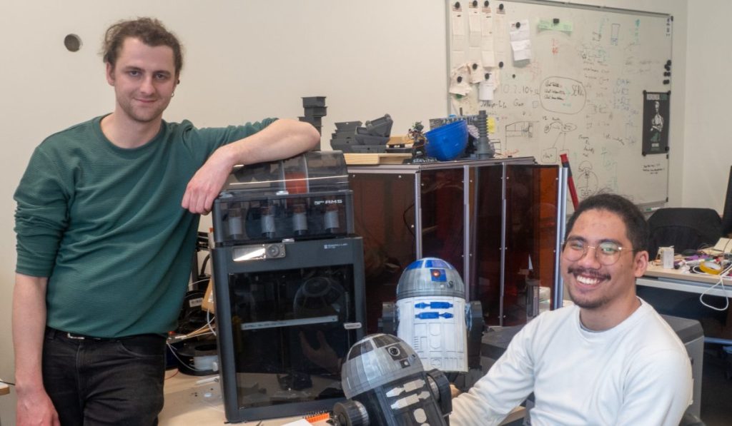 Crea lab alumni 1024x597 - Le Creativ’Lab au service de l’accessibilité : un projet 3D pour l’aviation par un alumni !