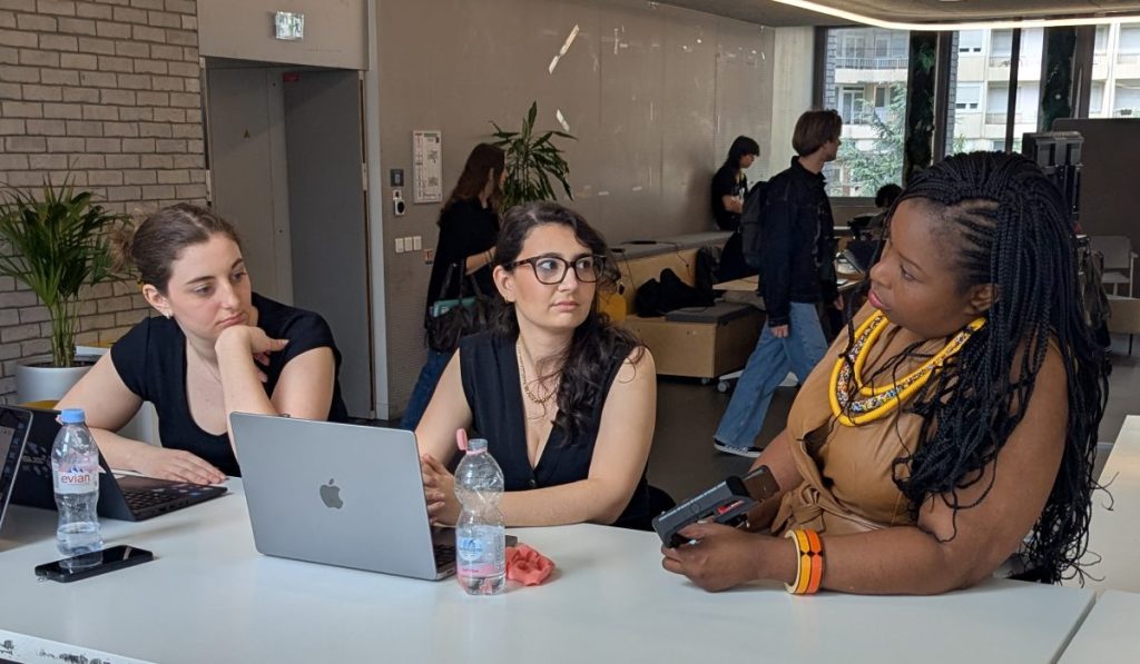 Cours podcast IIM 1024x597 - Produire un podcast de A à Z : les étudiants en communication digitale de l’IIM relèvent le défi