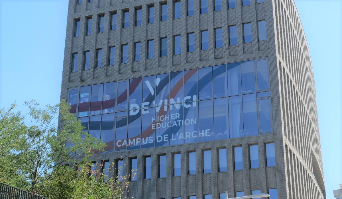 30 ans IIM Digital School - 30 ans de l'IIM : la promo 2025 retrace l'histoire de l'école depuis sa création en 1995 !